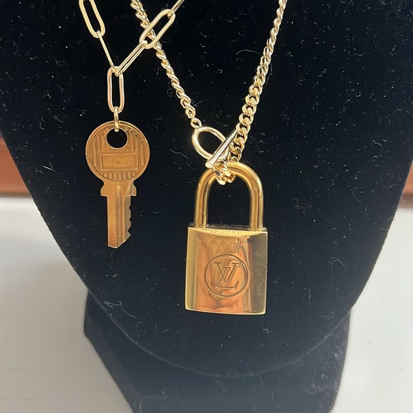 Rare Authentic Louis Vuitton Vintage Lock and Key #201 on Unbranded Double Chain - Picture 4 of 6